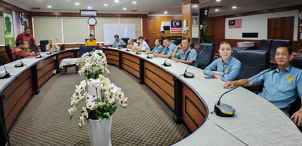 而连突县会通融申请 商家用店前车位须租赁